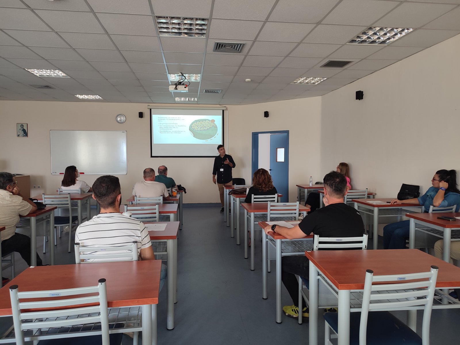 Ομιλία του επιστημονικού διευθυντή του Θεραπευτηρίου Ασκληπιός, ψυχίατρο, Εμμανουήλ Δερέ στην Αστυνομική Διεύθυνση Ημαθίας